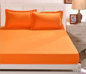 Оранжевая простынь на резинке 120 х 200 см.  ― Интернет-магазин оригинальных подарков Tuk-i-tuk.ru